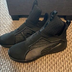 FENTY X RIHANNA PUMA BLACK